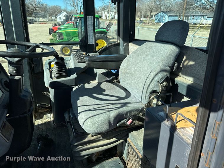 image for item NU9354 2005 John Deere 444J wheel loader