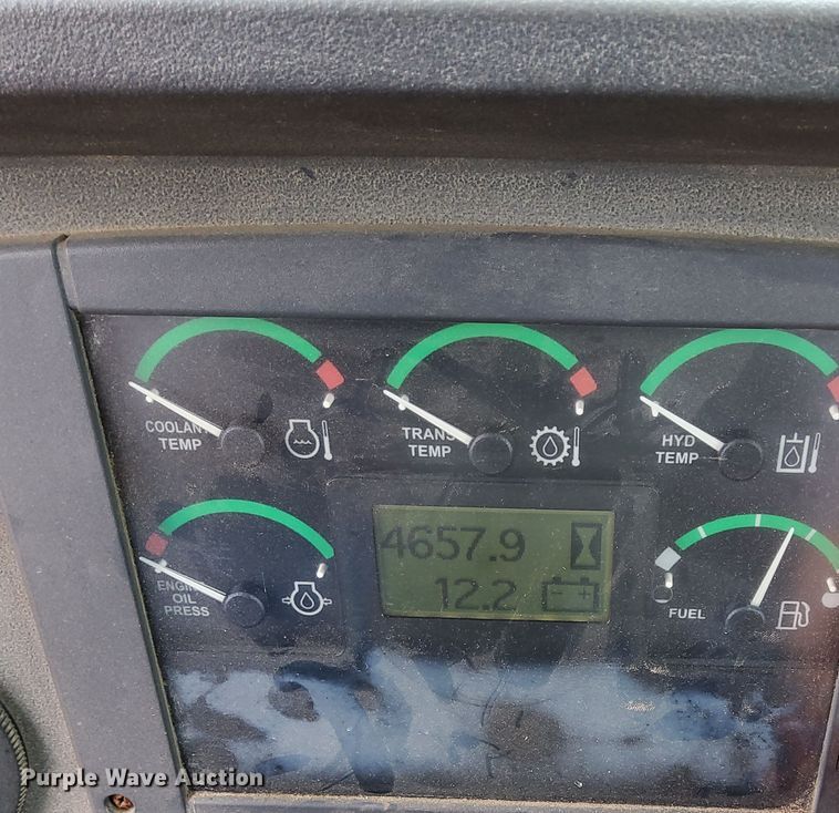 image for item NU9354 2005 John Deere 444J wheel loader