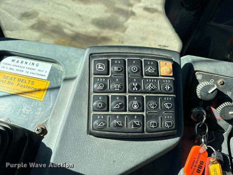 image for item NU9354 2005 John Deere 444J wheel loader