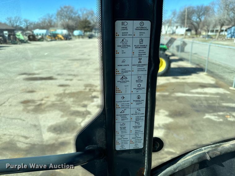 image for item NU9354 2005 John Deere 444J wheel loader