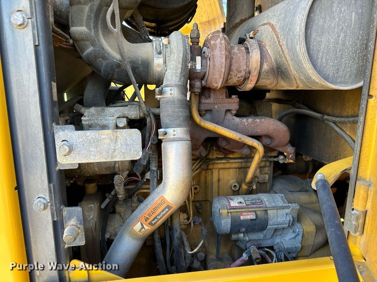 image for item NU9354 2005 John Deere 444J wheel loader