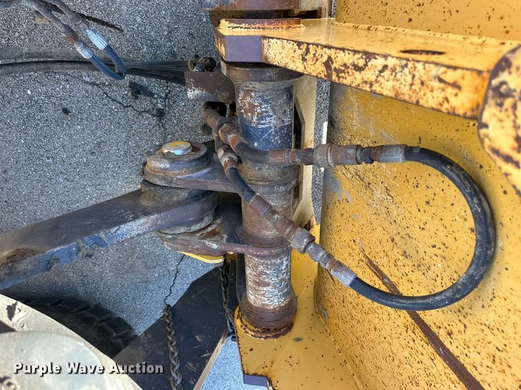 image for item NU9355 2007 John Deere 624J wheel loader