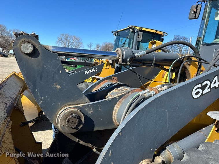 image for item NU9355 2007 John Deere 624J wheel loader
