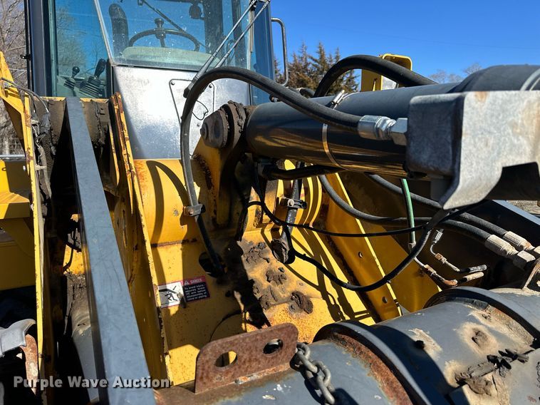 image for item NU9355 2007 John Deere 624J wheel loader