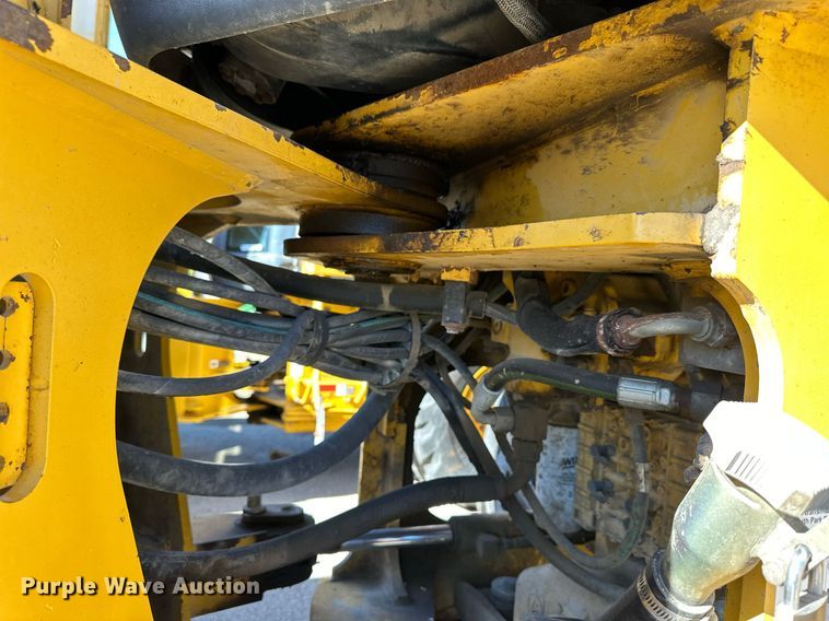 image for item NU9355 2007 John Deere 624J wheel loader