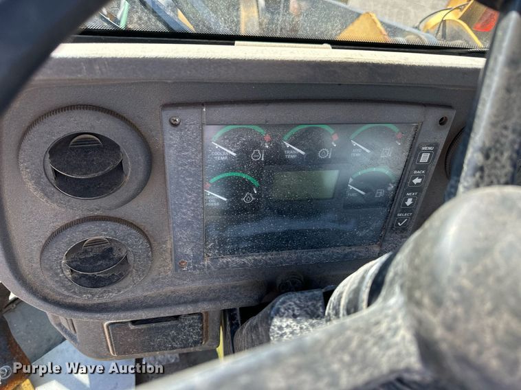 image for item NU9355 2007 John Deere 624J wheel loader