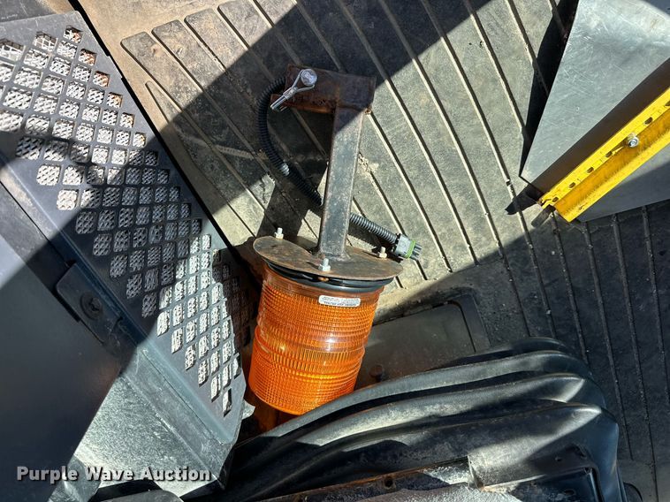 image for item NU9355 2007 John Deere 624J wheel loader