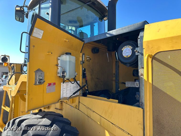 image for item NU9355 2007 John Deere 624J wheel loader