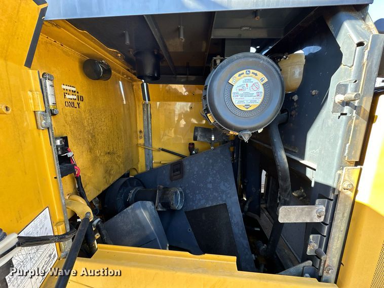 image for item NU9355 2007 John Deere 624J wheel loader