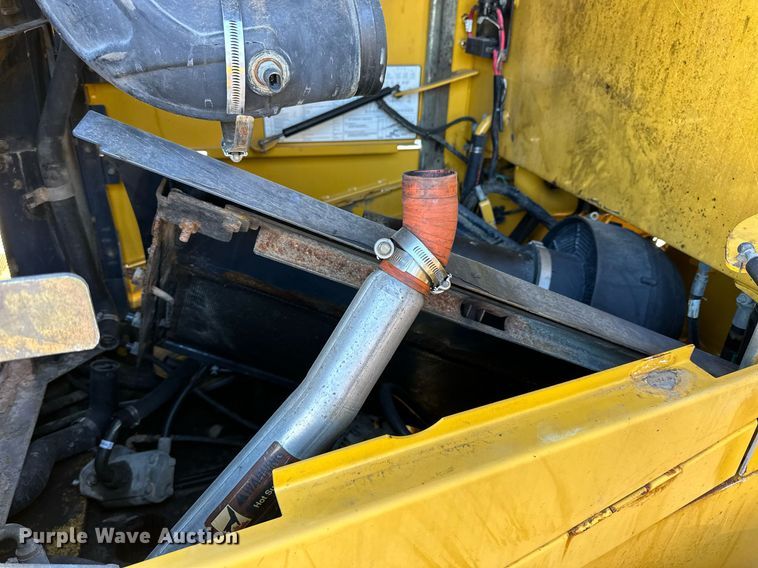 image for item NU9355 2007 John Deere 624J wheel loader