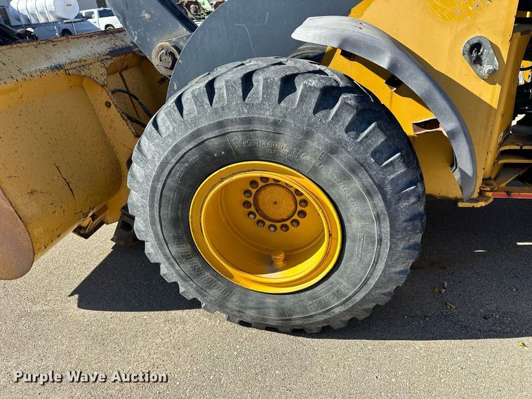 image for item NU9355 2007 John Deere 624J wheel loader