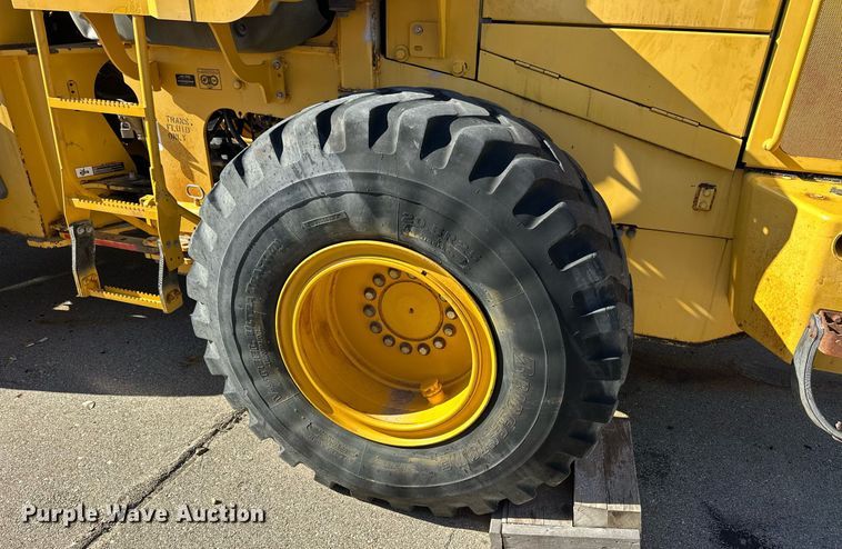 image for item NU9355 2007 John Deere 624J wheel loader