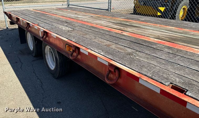 image for item NU9356 2006 Trail-Eze TE401 tilt deck equipment trailer