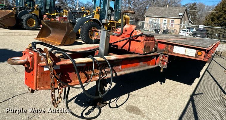image for item NU9356 2006 Trail-Eze TE401 tilt deck equipment trailer