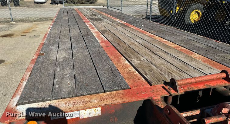 image for item NU9356 2006 Trail-Eze TE401 tilt deck equipment trailer