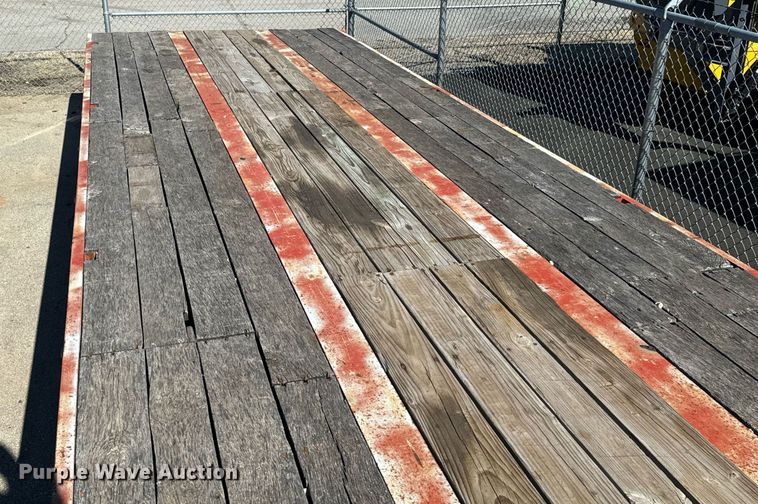 image for item NU9356 2006 Trail-Eze TE401 tilt deck equipment trailer