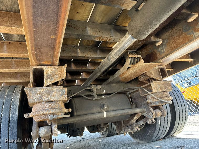 image for item NU9356 2006 Trail-Eze TE401 tilt deck equipment trailer