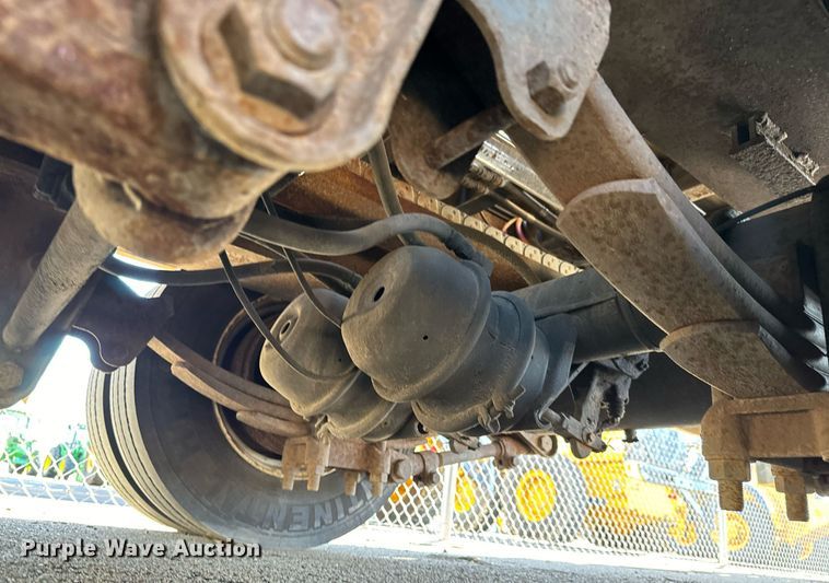 image for item NU9356 2006 Trail-Eze TE401 tilt deck equipment trailer