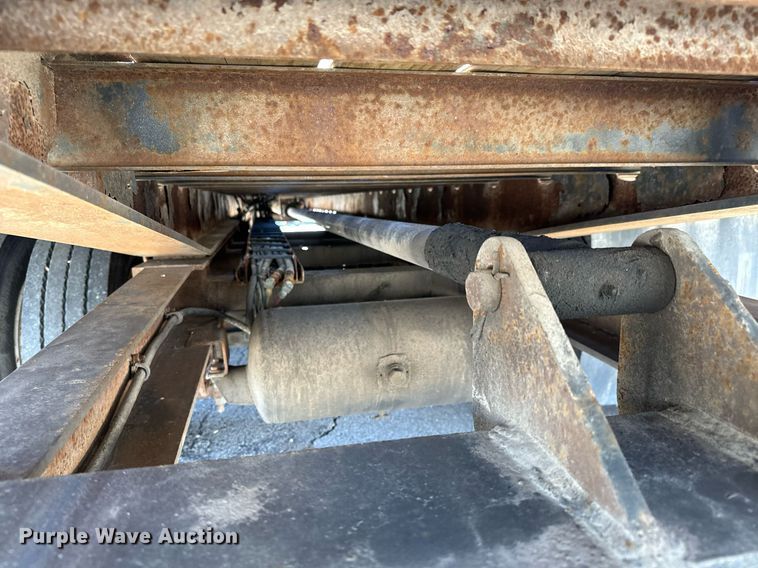 image for item NU9356 2006 Trail-Eze TE401 tilt deck equipment trailer