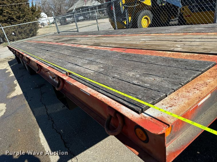 image for item NU9356 2006 Trail-Eze TE401 tilt deck equipment trailer