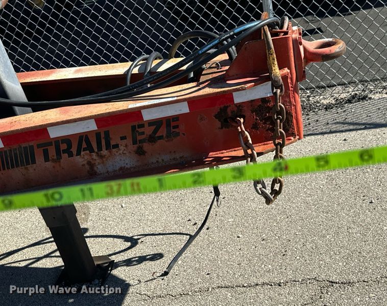 image for item NU9356 2006 Trail-Eze TE401 tilt deck equipment trailer