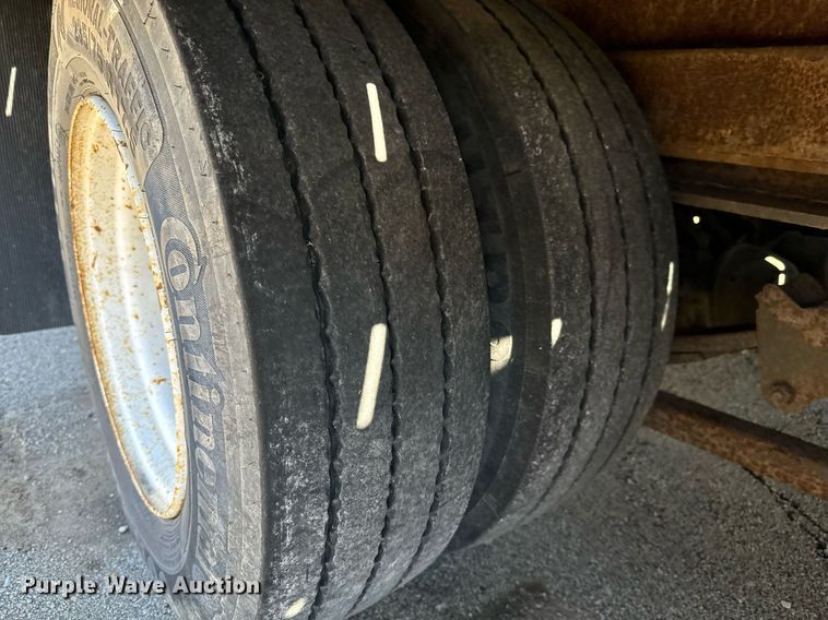 image for item NU9356 2006 Trail-Eze TE401 tilt deck equipment trailer