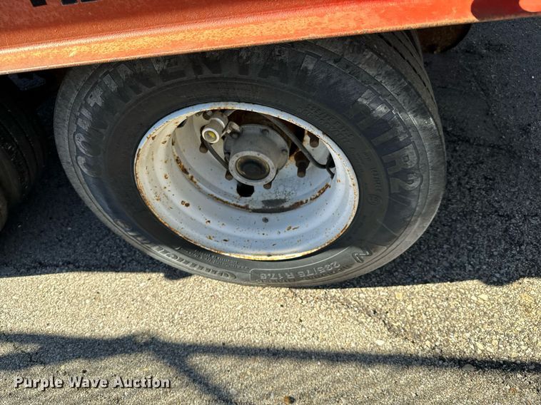 image for item NU9356 2006 Trail-Eze TE401 tilt deck equipment trailer