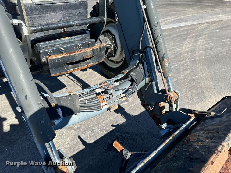 image for item NU9359 2006 New Holland TM-120 MFWD tractor