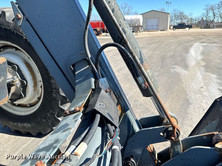 image for item NU9359 2006 New Holland TM-120 MFWD tractor