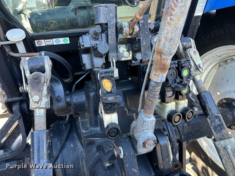 image for item NU9359 2006 New Holland TM-120 MFWD tractor