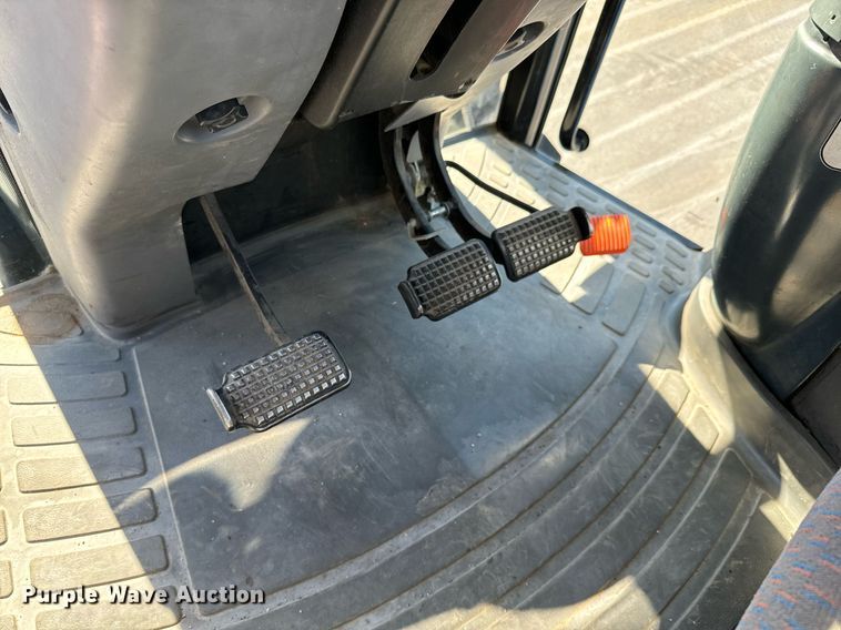 image for item NU9359 2006 New Holland TM-120 MFWD tractor