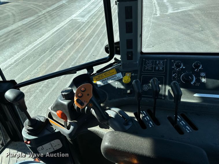 image for item NU9359 2006 New Holland TM-120 MFWD tractor