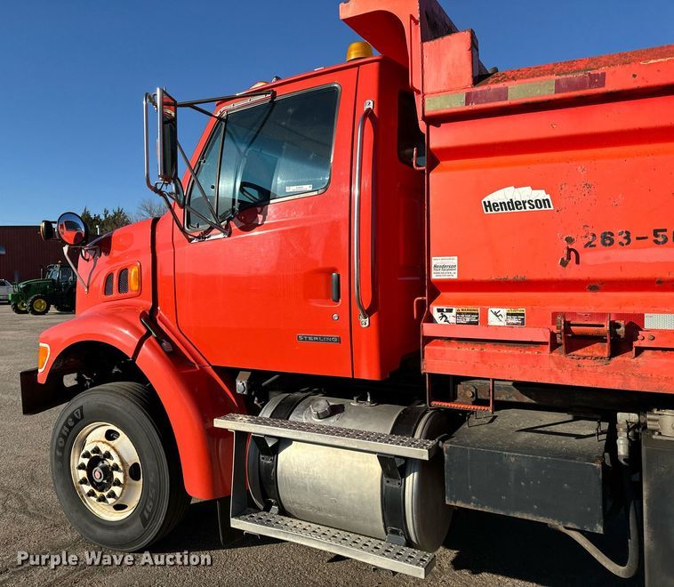 image for item NU9364 2006 Sterling LT7500 dump truck