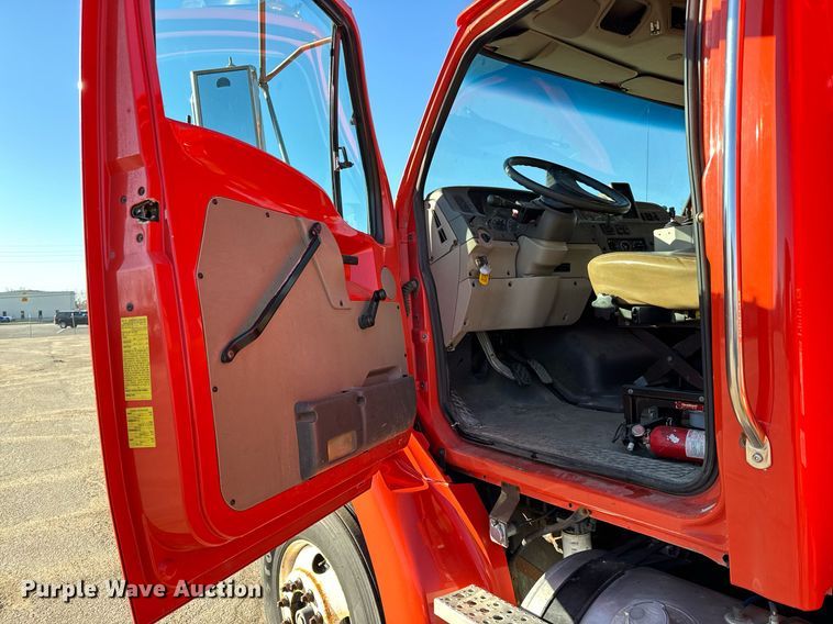 image for item NU9364 2006 Sterling LT7500 dump truck