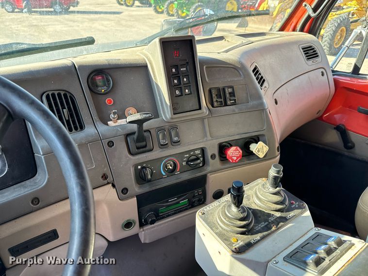 image for item NU9364 2006 Sterling LT7500 dump truck