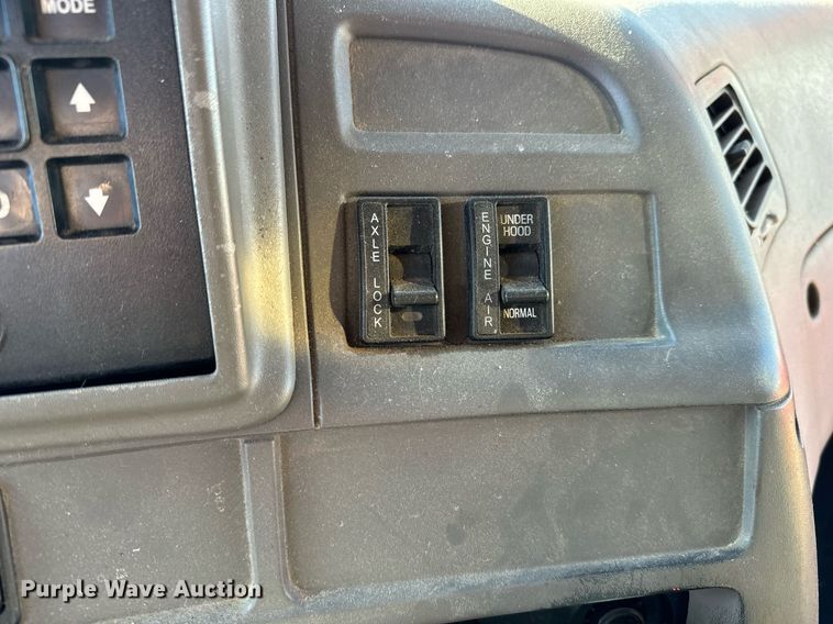 image for item NU9364 2006 Sterling LT7500 dump truck