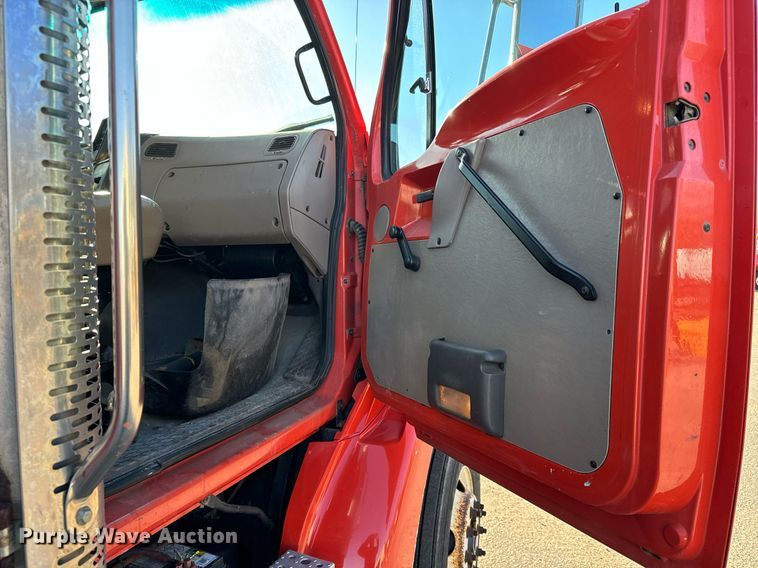 image for item NU9364 2006 Sterling LT7500 dump truck