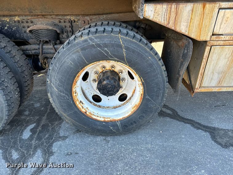 image for item NU9364 2006 Sterling LT7500 dump truck