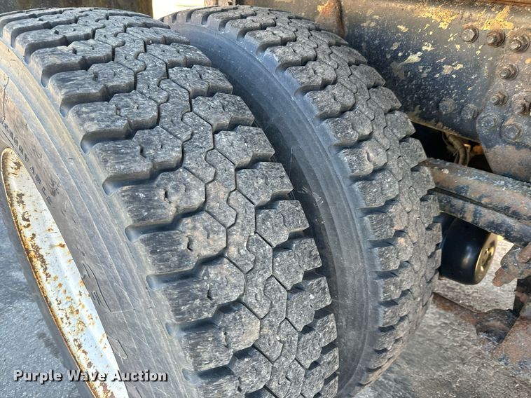 image for item NU9364 2006 Sterling LT7500 dump truck