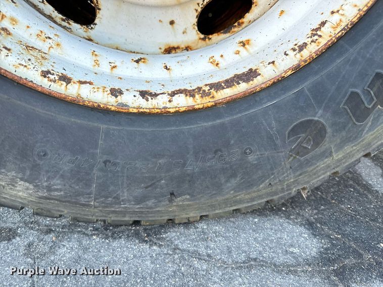 image for item NU9364 2006 Sterling LT7500 dump truck