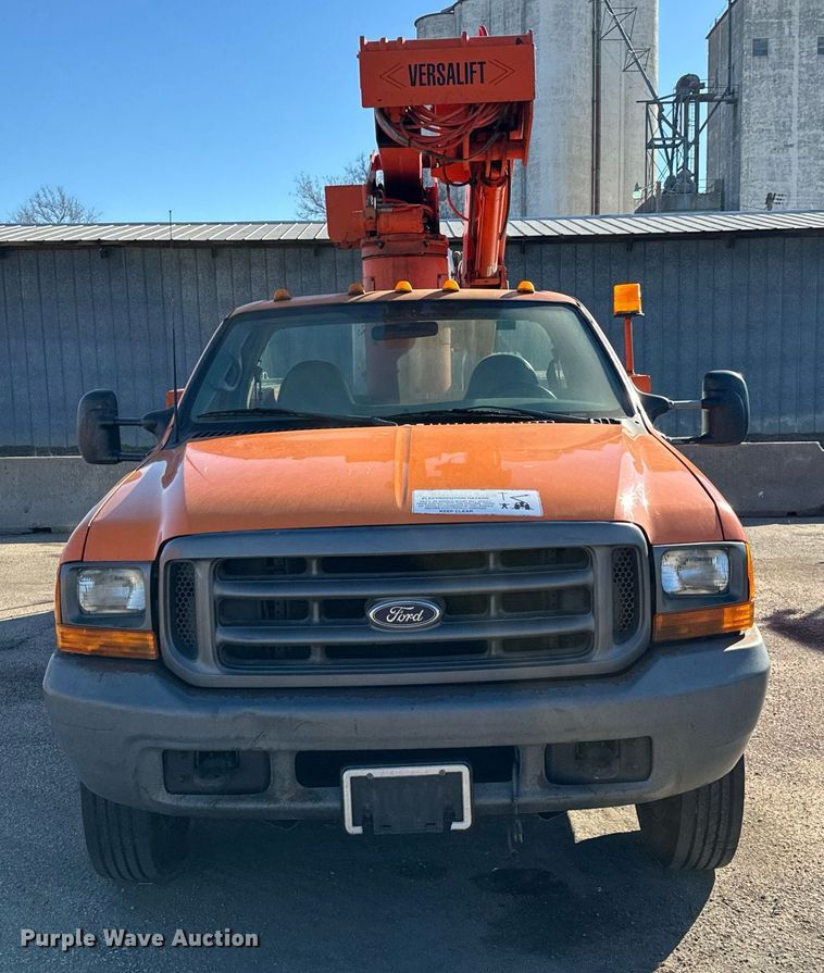 image for item NU9367 2000 Ford F550 bucket truck