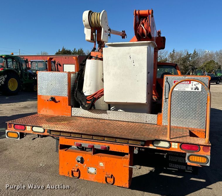 image for item NU9367 2000 Ford F550 bucket truck