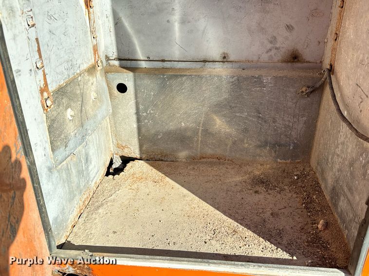 image for item NU9367 2000 Ford F550 bucket truck