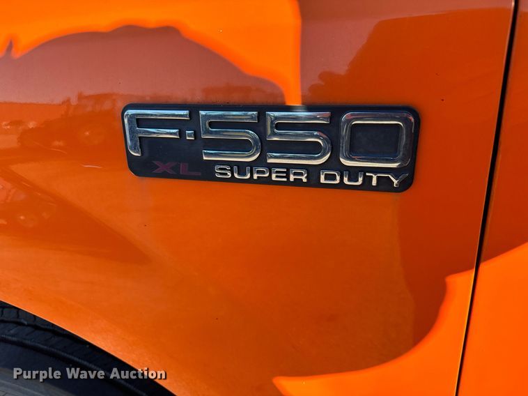 image for item NU9367 2000 Ford F550 bucket truck