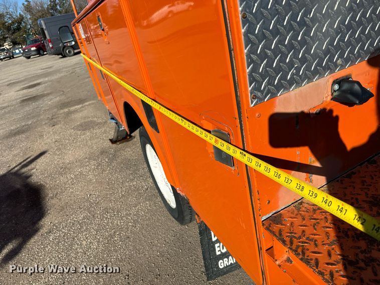 image for item NU9367 2000 Ford F550 bucket truck