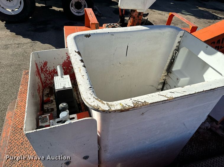 image for item NU9367 2000 Ford F550 bucket truck