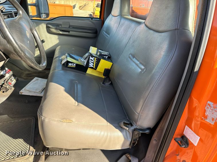 image for item NU9367 2000 Ford F550 bucket truck