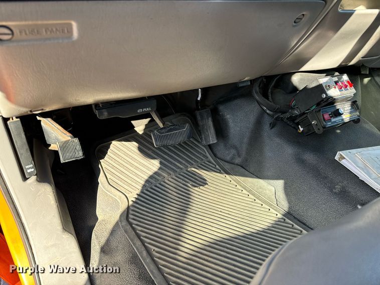 image for item NU9367 2000 Ford F550 bucket truck