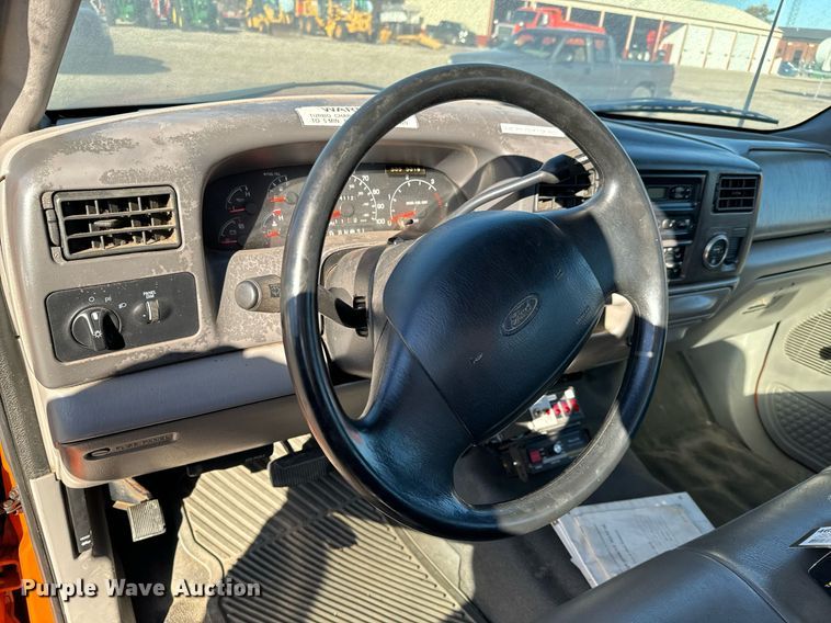 image for item NU9367 2000 Ford F550 bucket truck