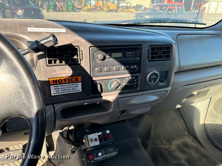 image for item NU9367 2000 Ford F550 bucket truck